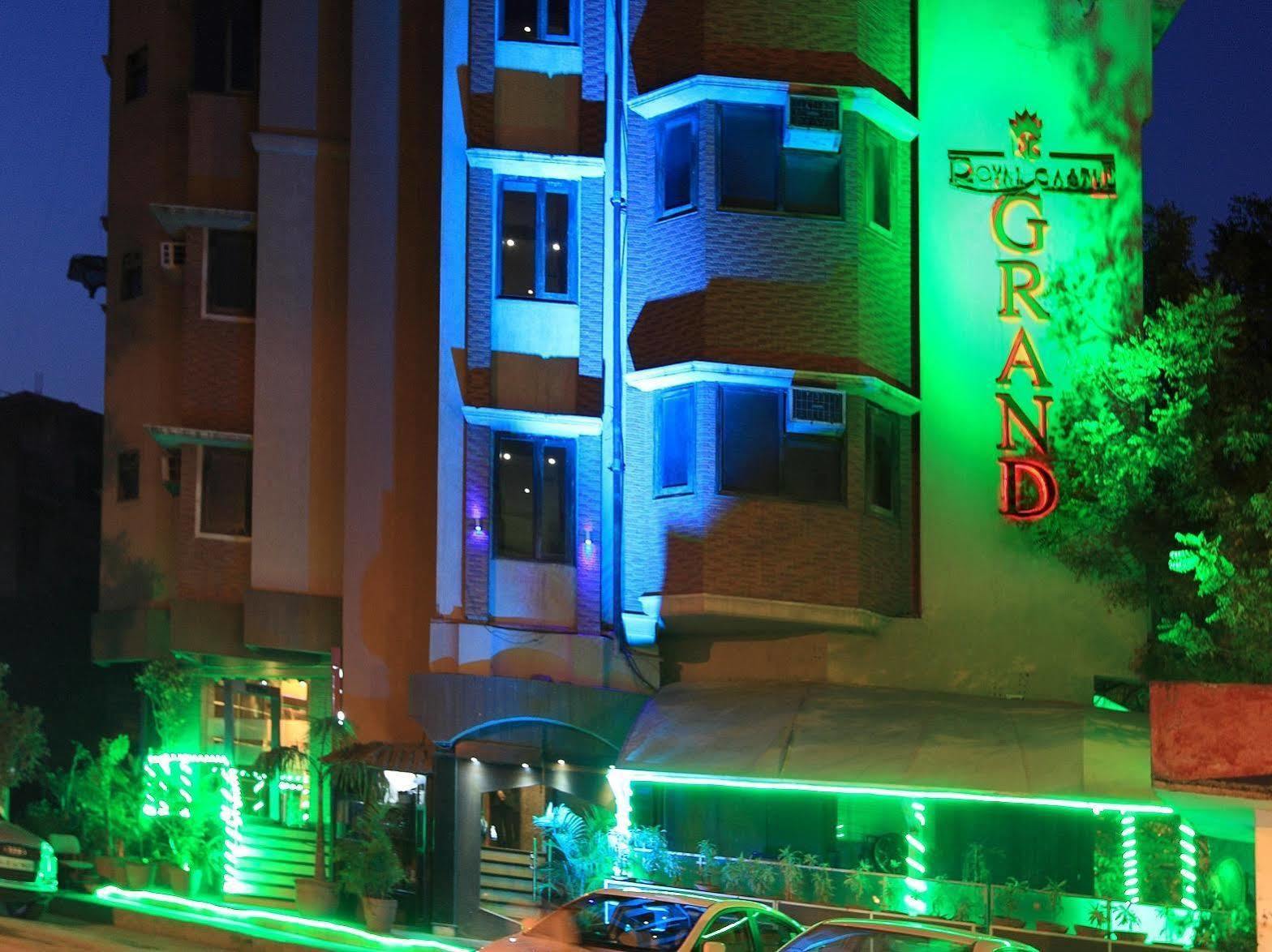 Hotel Royal Castle Grand Нью-Дели Экстерьер фото